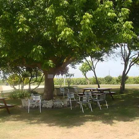 Alojamento de Acomodação e Pequeno-almoço La Champagne 3*