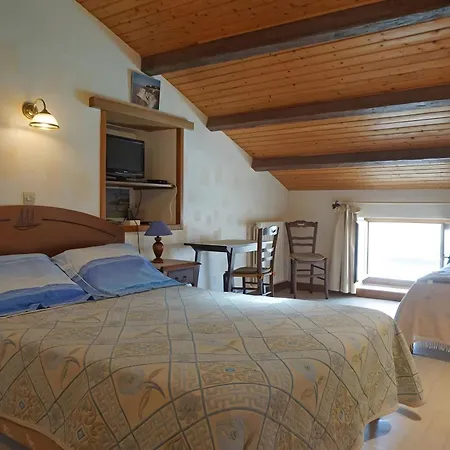 D'hotes La Champagne 3*