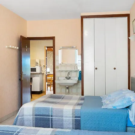 D'hotes La Champagne 3*