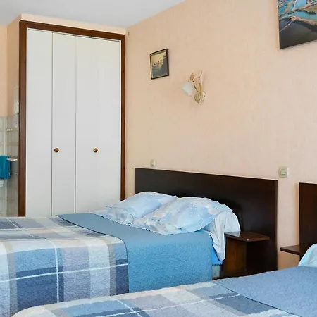 D'hotes La Champagne 3*