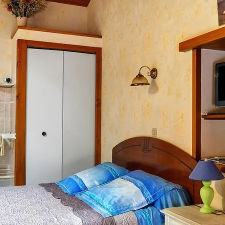 D'hotes La Champagne Bed and breakfast Sémussac