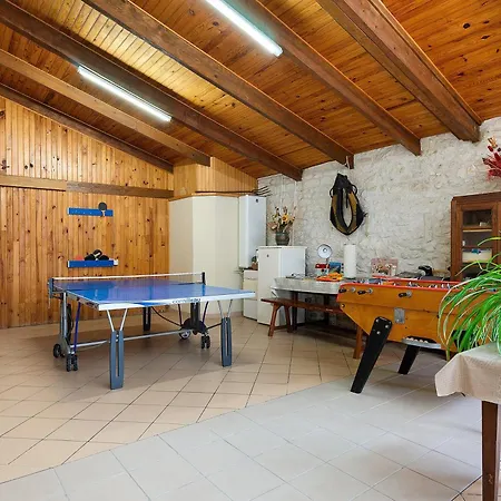 D'hotes La Champagne Bed and breakfast