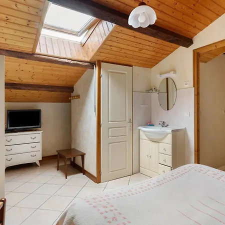 D'hotes La Champagne Bed and breakfast