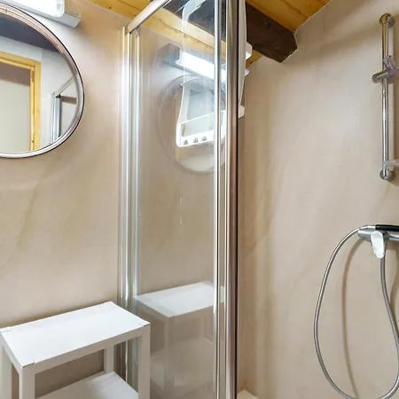 D'hotes La Champagne Bed and breakfast