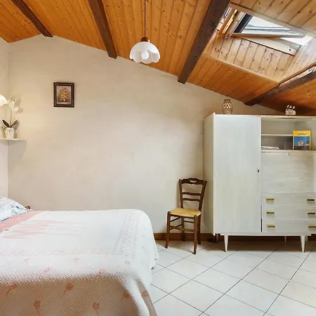 D'hotes La Champagne Bed and breakfast 3*