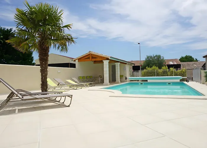 Alojamento de Acomodação e Pequeno-almoço La Champagne 3*